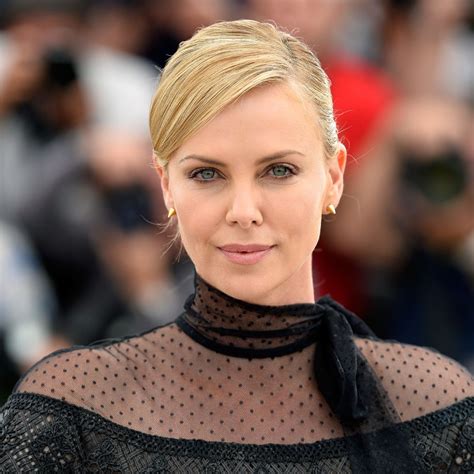 Charlize Theron bares all in magnificent photo as she makes ...